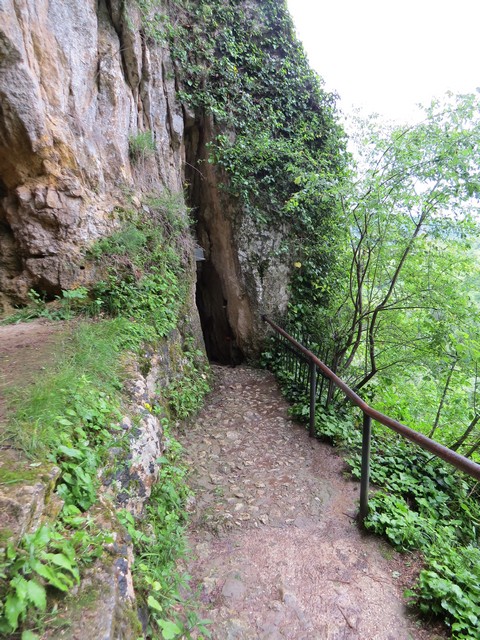 Access through a narrow slit